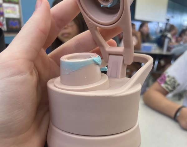 School bully put gum in daughterâ€™s water bottle ..